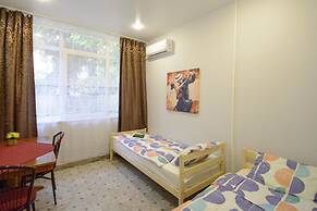 Moe More Hotel