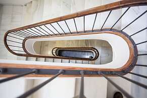 Cozy Flat Niño de Guevara