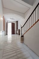 Cozy Flat Niño de Guevara