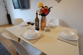 O2 Mailbox Central Premier Apartment