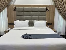 Heavenly Royal Apartments