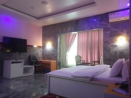 Heavenly Royal Apartments