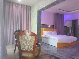 Heavenly Royal Apartments