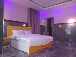 Heavenly Royal Apartments