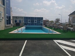 Heavenly Royal Apartments