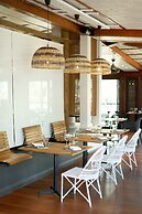 Lagoon Attitude - Adults Only