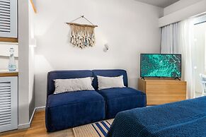 Lagoon Attitude - Adults Only