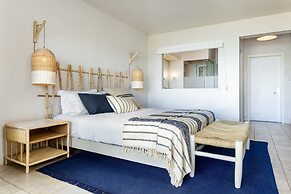 Lagoon Attitude - Adults Only