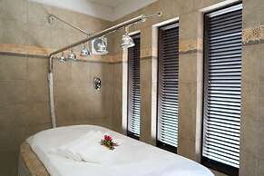 Lagoon Attitude - Adults Only