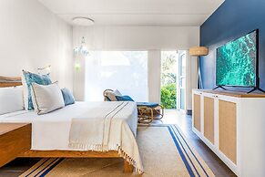 Lagoon Attitude - Adults Only