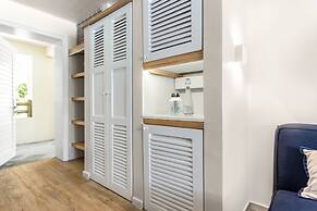 Lagoon Attitude - Adults Only