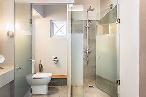 Lagoon Attitude - Adults Only