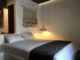 Aellia Hotel & Suites