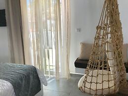 Aellia Hotel & Suites