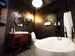 Black Gold Factory Boutique Design Hotel
