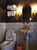 Black Gold Factory Boutique Design Hotel