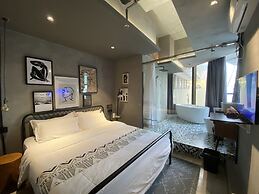 Black Gold Factory Boutique Design Hotel