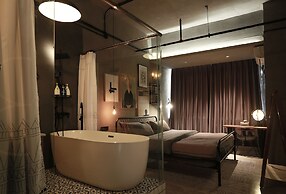 Black Gold Factory Boutique Design Hotel