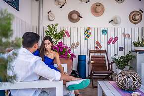 Mesogios House Suites
