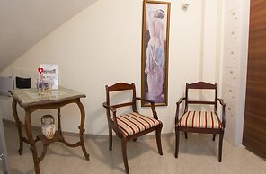 Mesogios House Suites