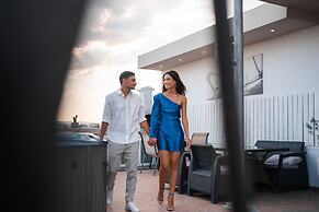 Mesogios House Suites