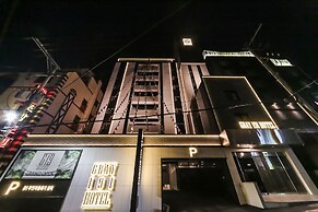 Gray 191 Hotel