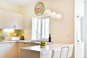 On Gordon Beach-Luxury- Stay at my Place