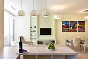 On Gordon Beach-Luxury- Stay at my Place