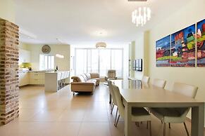 On Gordon Beach-Luxury- Stay at my Place