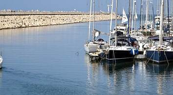 On Gordon Beach-Luxury- Stay at my Place