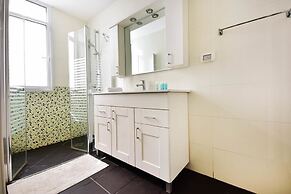 On Gordon Beach-Luxury- Stay at my Place