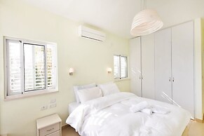 On Gordon Beach-Luxury- Stay at my Place