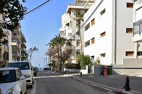 On Gordon Beach-Luxury- Stay at my Place