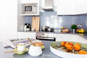 Gloucester Terrace by Lime Street