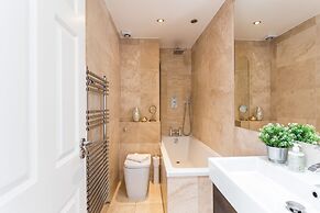 Gloucester Terrace by Lime Street