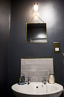 The Golden Lion Inn