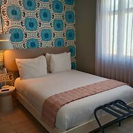 Trópica Beach Hotel