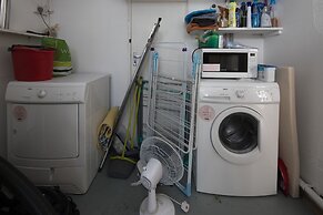 Cornwall Gardens by Lime Street