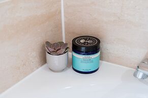 Cornwall Gardens by Lime Street