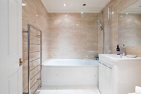 Cornwall Gardens by Lime Street