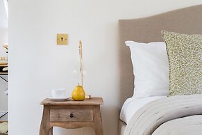 Cornwall Gardens by Lime Street