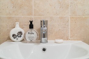 Richardsons Mews by Lime Street