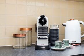 Richardsons Mews by Lime Street