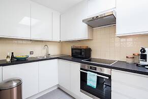 Richardsons Mews by Lime Street