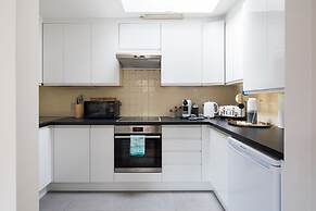 Richardsons Mews by Lime Street