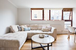 Richardsons Mews by Lime Street