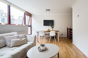 Richardsons Mews by Lime Street