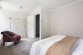 Richardsons Mews by Lime Street