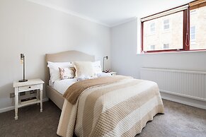 Richardsons Mews by Lime Street