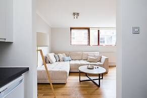 Richardsons Mews by Lime Street